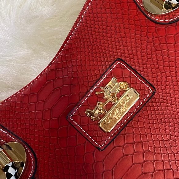 Authentic coach purse - Picture 2 of 6